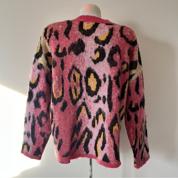 SFW Crew Neck Sweater  Ombre Pink Animal Cheetah Print Fuzzy Wool Blend Sz L - Picture 3 of 13